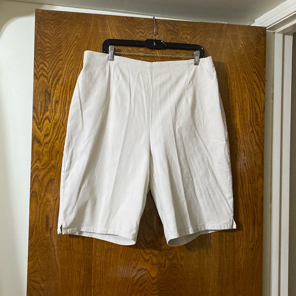 D&co. / beige peddle pusher short / Size 1X